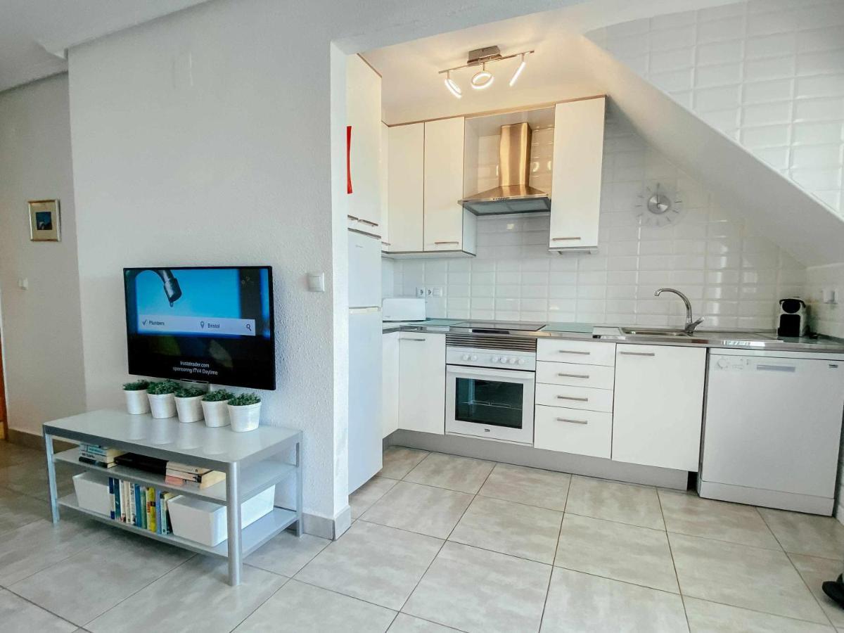 Stunning 2 Bedroom Apartment With Pool View อาลิกันเต ภายนอก รูปภาพ